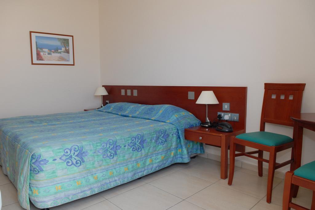 Iris Beach Hotel Protaras Room photo